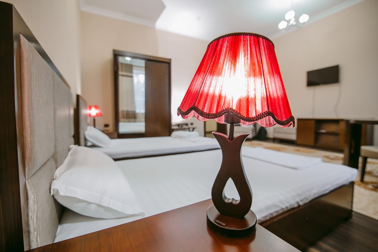 Hotel Inju Taraz Ngoại thất bức ảnh